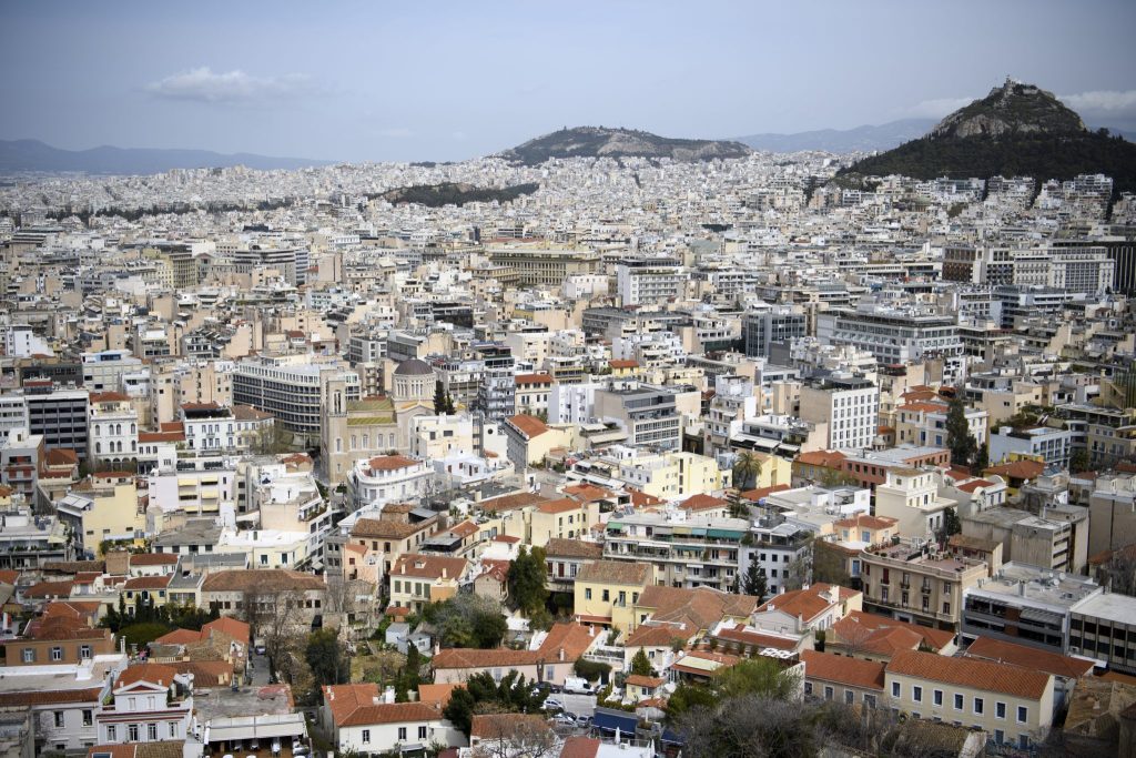 Fahrerloses Auto kracht in Athen in Restaurant &#8211; elf Verletzte