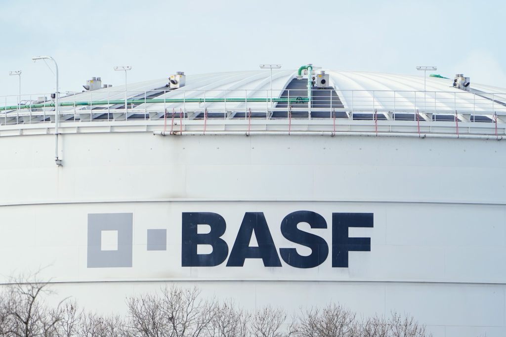 Chemiekonzern BASF senkt Gewinnprognose