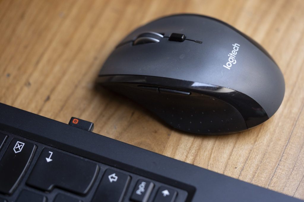 Logitech passt sich Zöllen an und steigert Umsatz sowie Gewinn