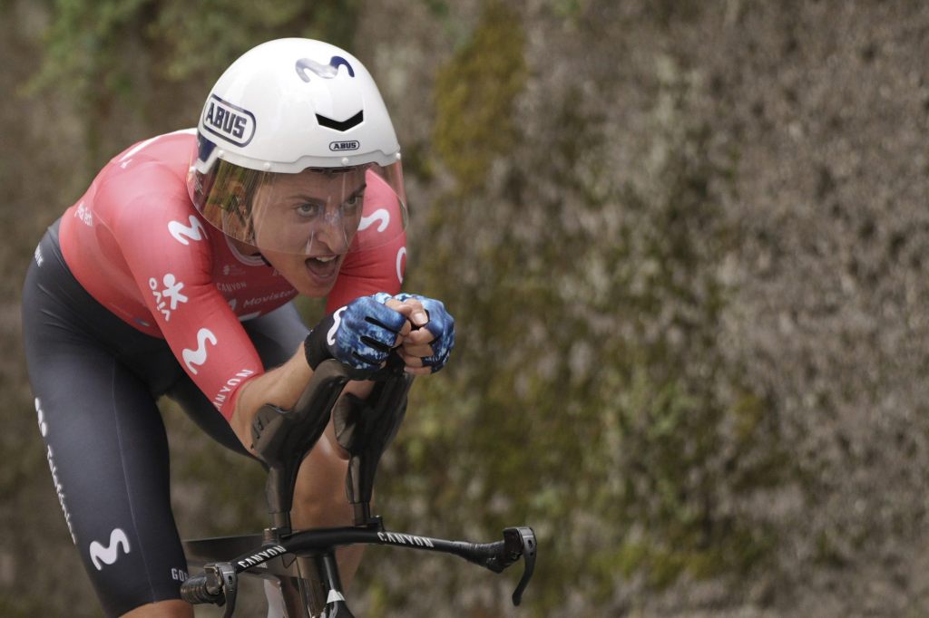 Marlen Reusser gerät am Giro in Rücklage