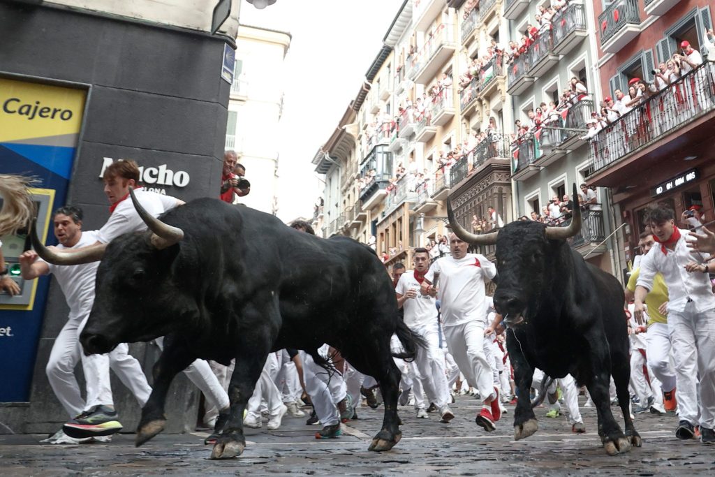 Mehrere Verletzte bei erster Stierhatz in Pamplona