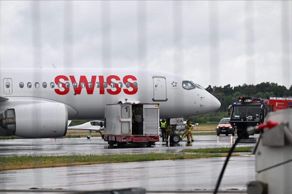 Swiss-Flugzeug landet wegen Rauchentwicklung in Friedrichshafen