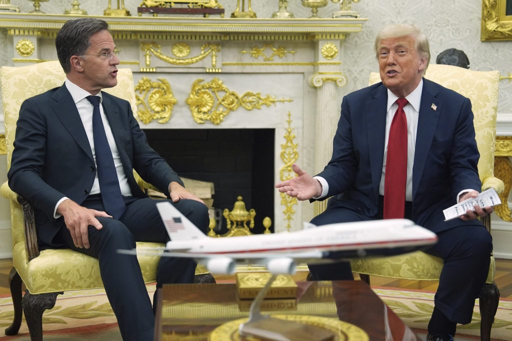 Trump droht Russlands Verbündeten mit Strafzöllen von 100 Prozent
