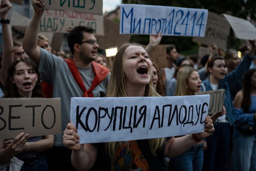 Kiew und Moskau starten Treffen &#8211; Ukrainer fürchten Korruption im Land