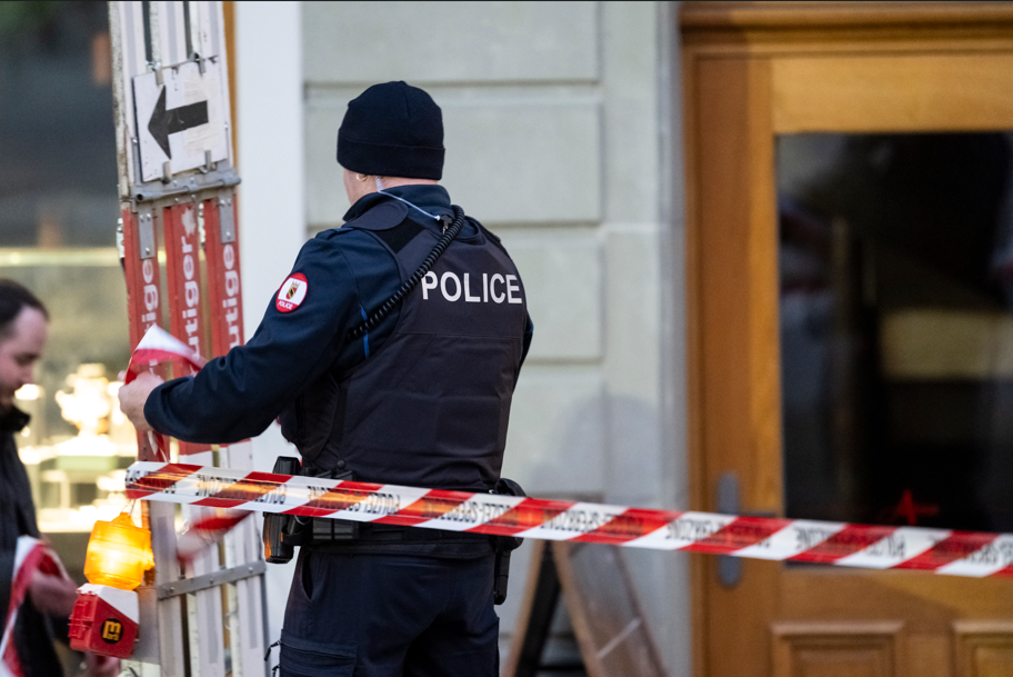 Journalist deckt abgelaufenes Tränengas der Polizei Bern auf