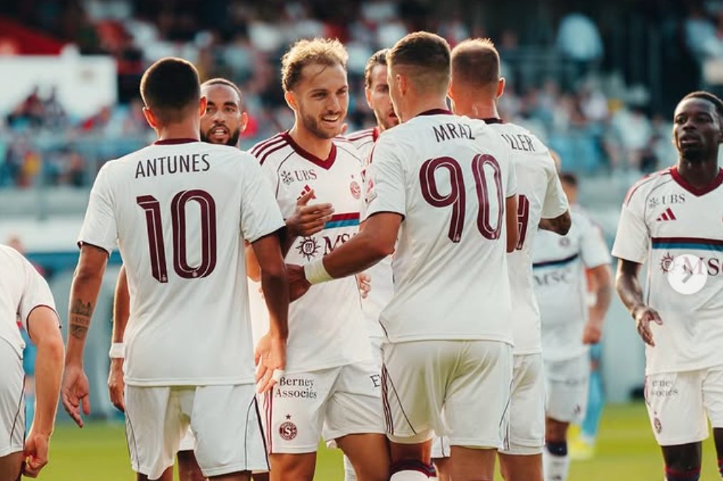 Effizientes Servette mit dem Auswärtscoup
