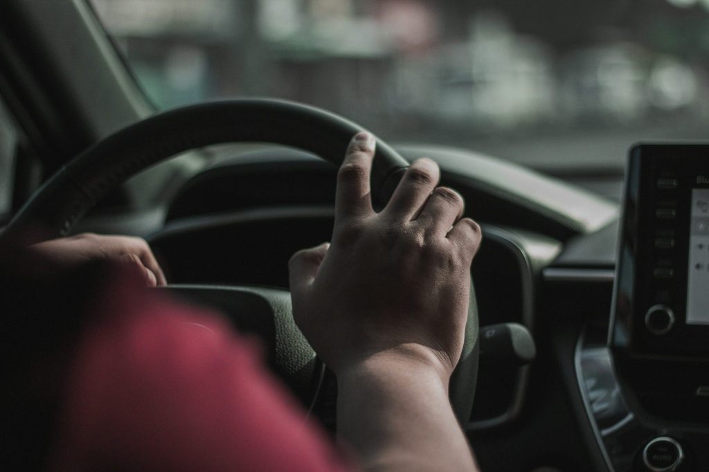 Schweizer Auto mit sechsköpfiger Familie überschlägt sich in Deutschland