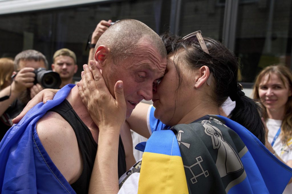 Ukraine lässt junge Männer ausreisen