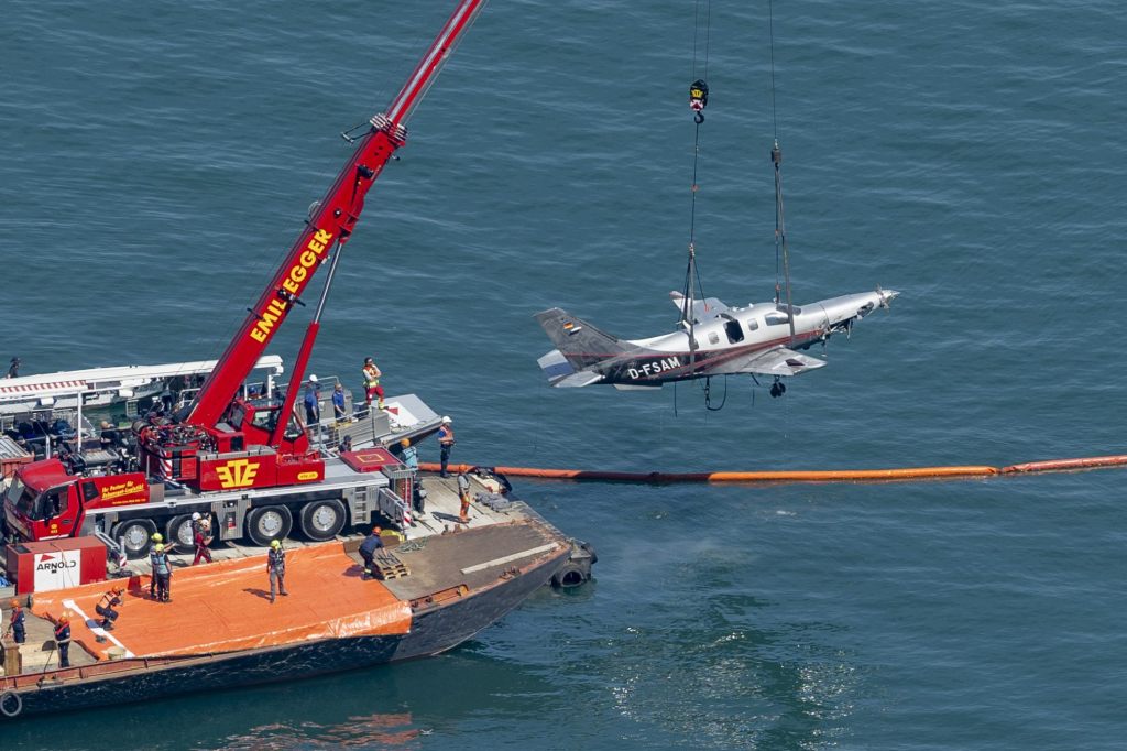 Versunkenes Flugzeug aus dem Vierwaldstättersee geborgen