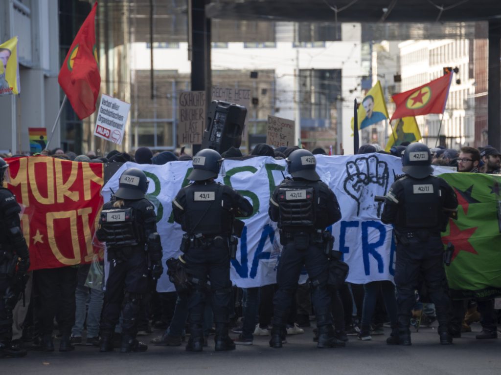 Basel-Nazifrei-Demo: Gummischrot-Einsatz der Polizei muss untersucht werden