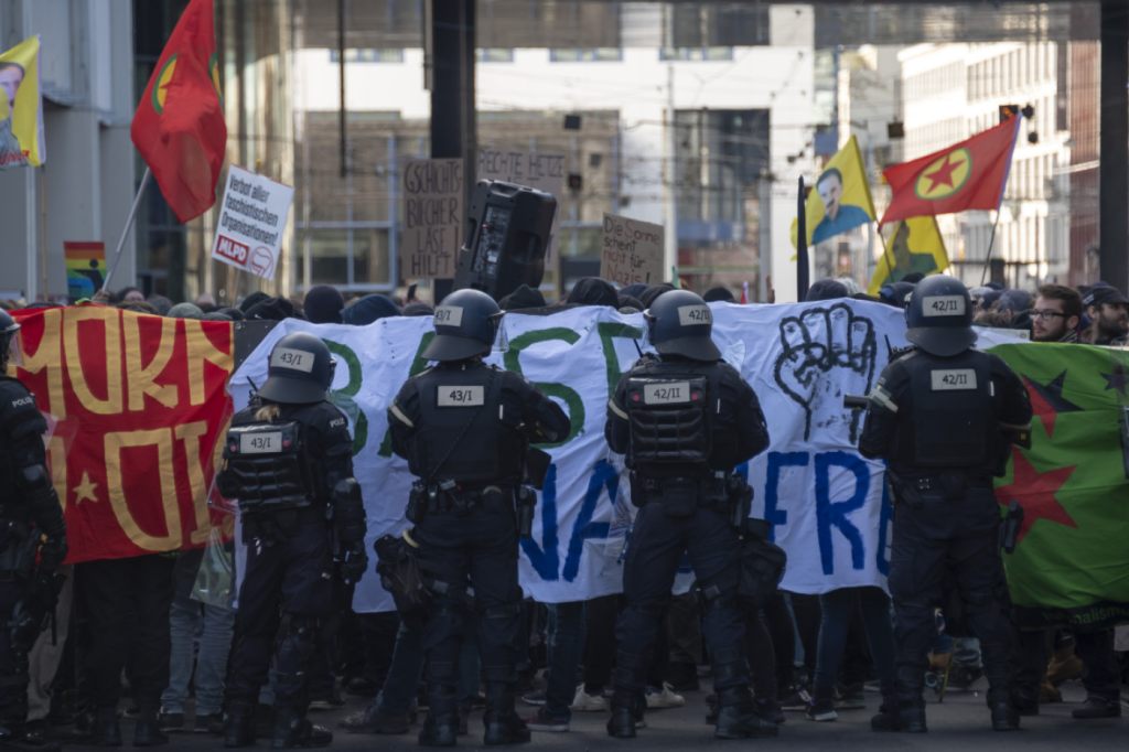 Basel-Nazifrei-Demo: Gummischrot-Einsatz der Polizei muss untersucht werden