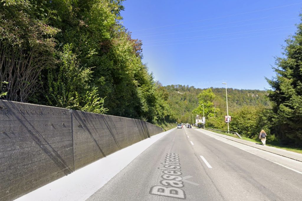 Wegen Steinschlagsicherung: Baslerstrasse in Dittingen zwei Wochen einspurig