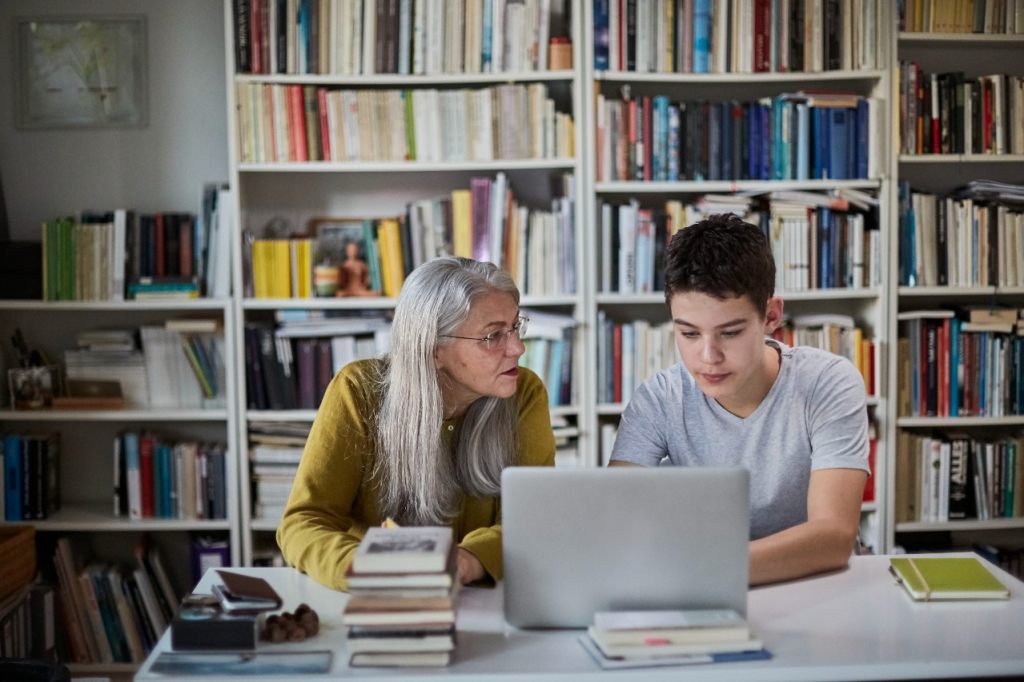 Schweizer Rentnerinnen und Rentner zunehmend online