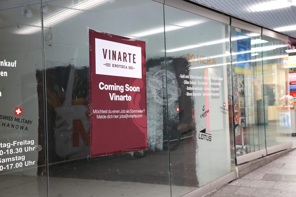 Migros eröffnet Filiale der eigenen Weinladenkette im Claramarkt