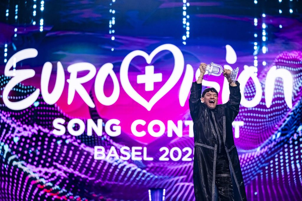 ESC-Sieger JJ tritt an den Swiss Indoors in Basel auf