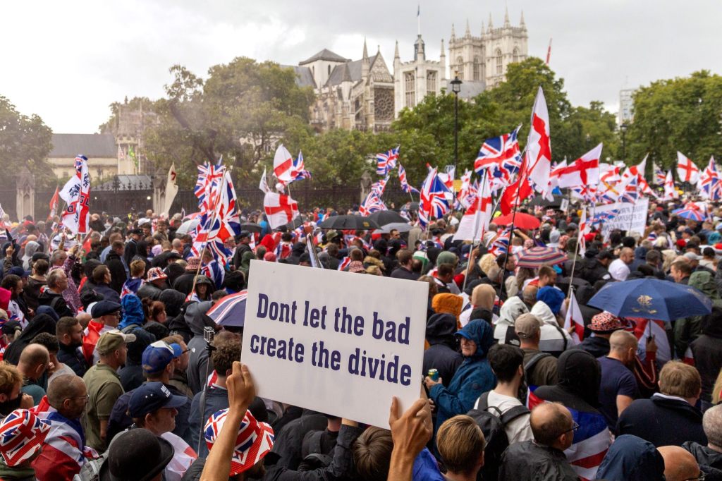 Mehr als 100’000 Menschen bei rechter Grossdemo in London