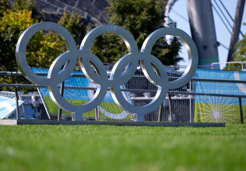 Russische und Belarussische Sportler:innen treten unter neutraler Flagge an