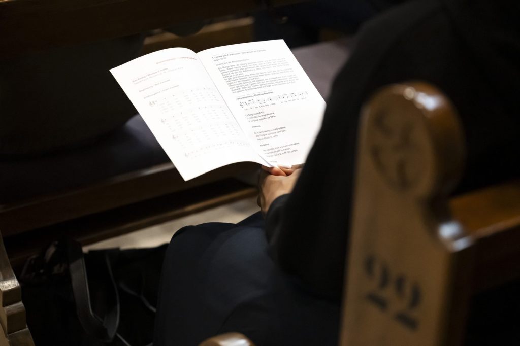 Kirchen verzeichnen 2024 deutlich weniger Austritte als 2023