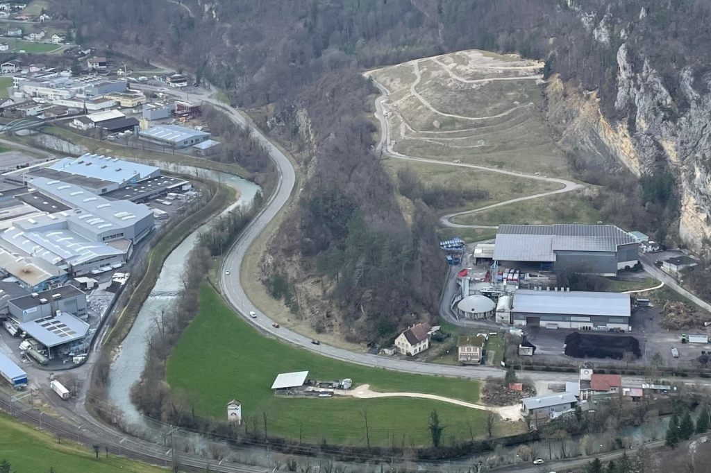 Auf ehemaliger Deponie in Liesberg entsteht ein Solarkraftwerk
