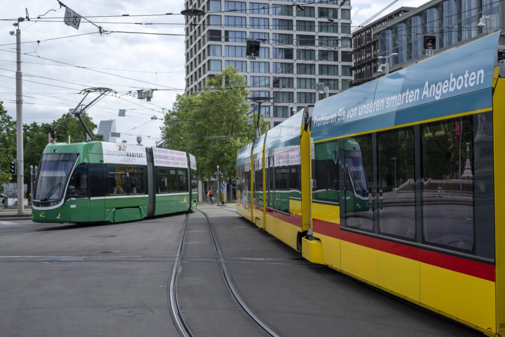 Mehrere Schweizer Städte prüfen Vergünstigungen im öffentlichen Verkehr