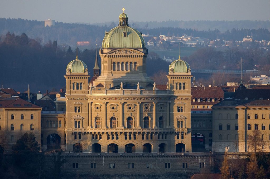 SVP könnte laut Wahlumfrage historische 30-Prozent-Marke knacken