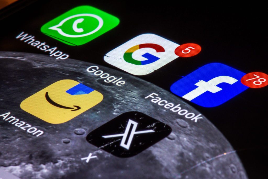 Bundesrat will Inhalte von Facebook, X und Co. regulieren