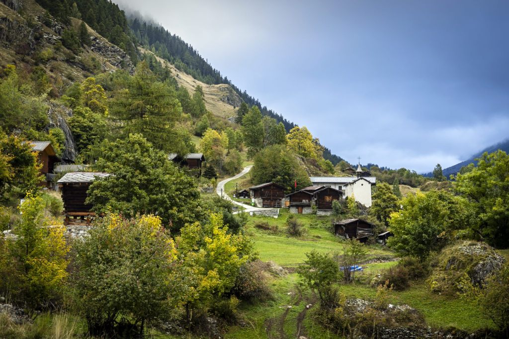 Einige Häuser in Blatten haben bald wieder Strom