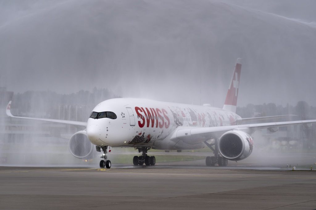Erster Langstreckenflieger von Swiss in Zürich gelandet