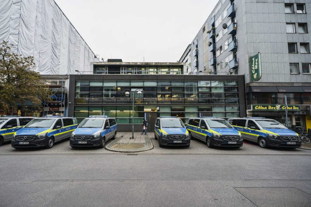 Razzia bei hessischen Polizisten: Gewalt im Amt?