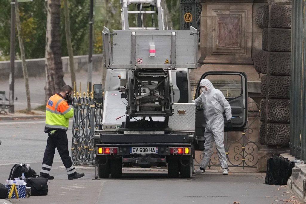 Fahnder sehen organisierte Kriminalität hinter Louvre-Coup