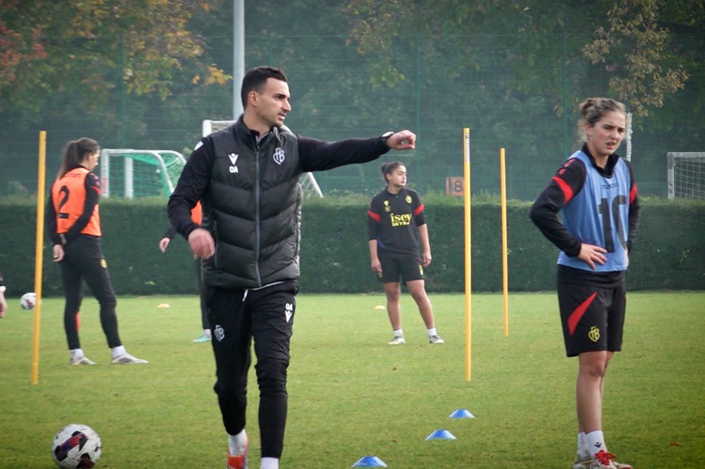 Omar Adlani: Von der afrikanischen Champions League zu den FCB-Frauen