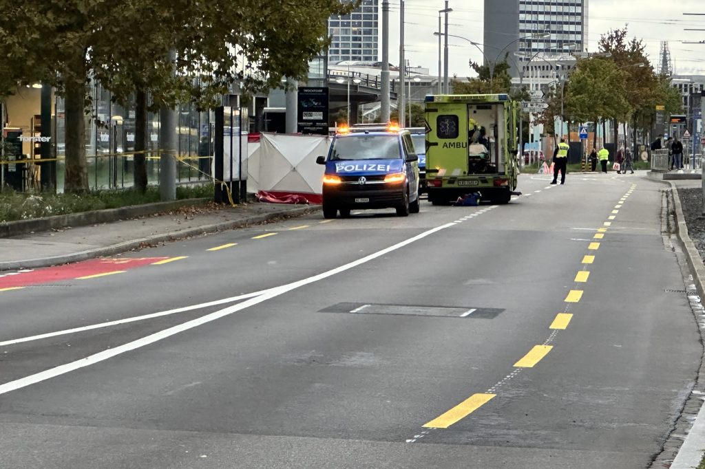 82-jähriger Velofahrer stirbt nach Selbstunfall – Polizei sucht Zeugen