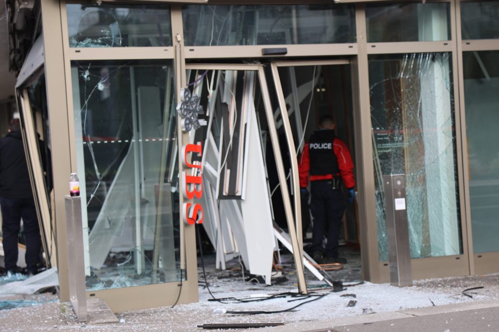 Bankomatsprengung in Laufen: Ermittlungen laufen gemeinsam mit Bundesanwaltschaft