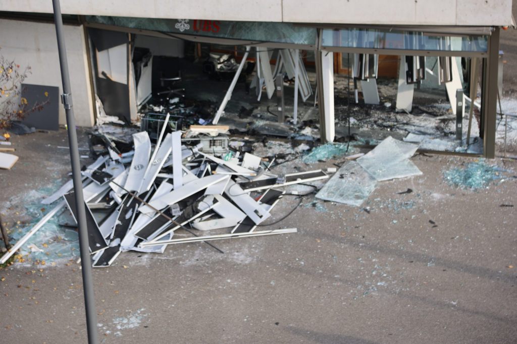 Bankomatsprengung in Laufen: Ermittlungen laufen gemeinsam mit Bundesanwaltschaft