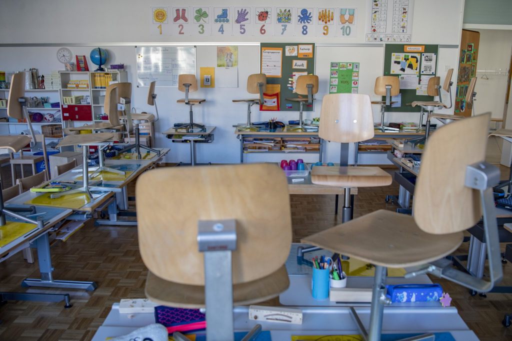 Beide Basel wollens wissen: Wie sollen die Schulferien künftig verteilt werden?