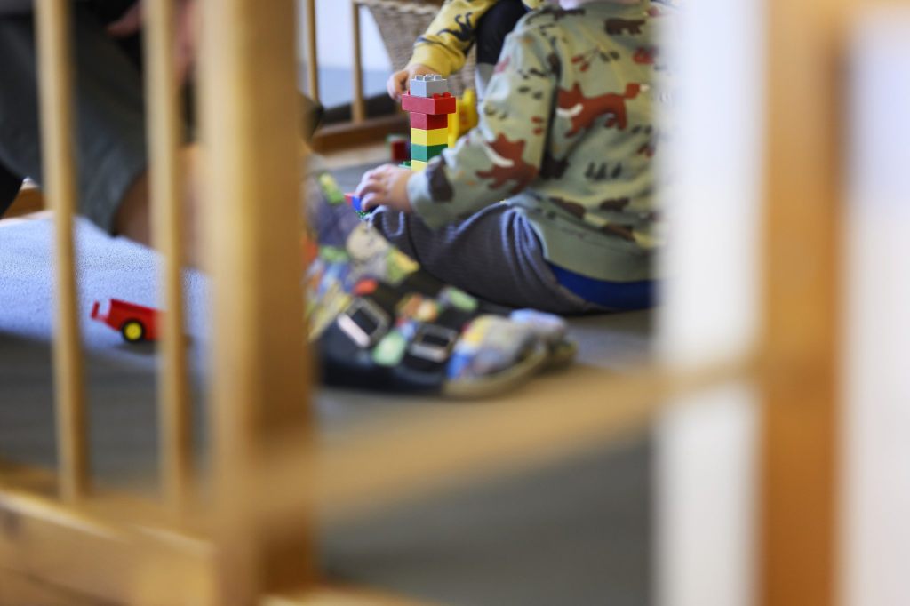 Fast jedes siebte Kind erlebt physische Gewalt