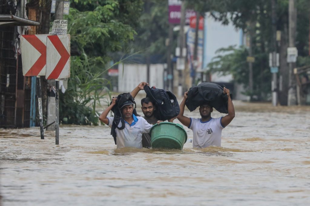 Mindestens 130 Tote nach Zyklon auf Sri Lanka