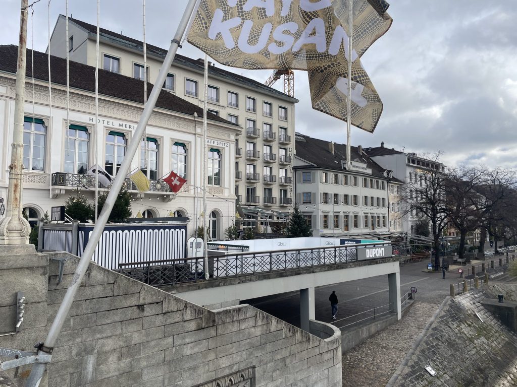 Basel erhält Kunsteisbahn am Rhein