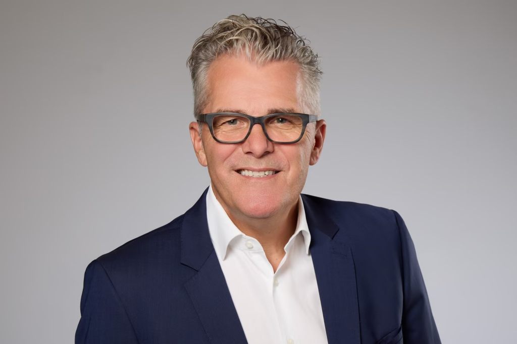 Eduard Löw wird neuer Leiter der St. Jakobshalle