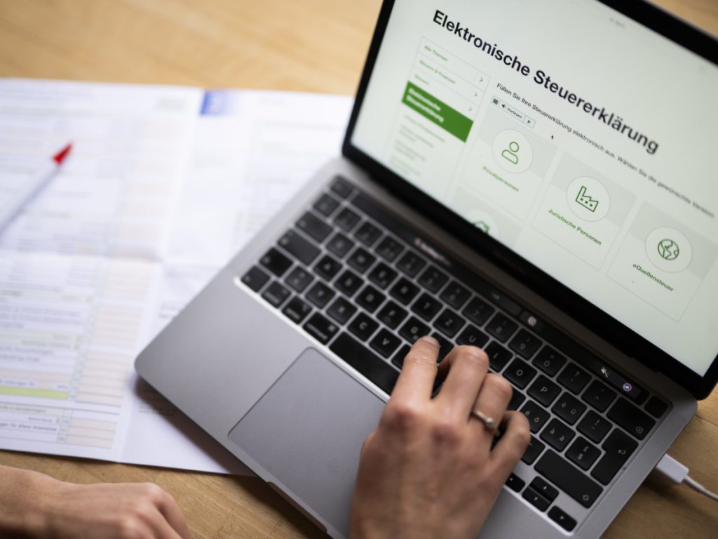 Steuerabzug vom Lohn – Basler Wirtschaftsverbände mit Referendum