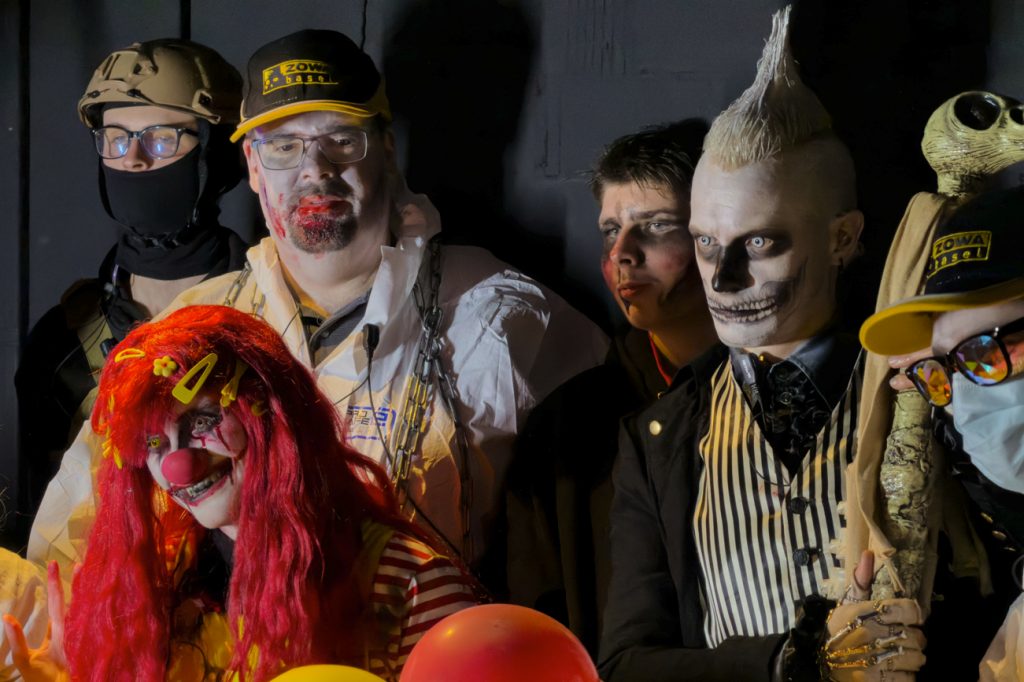 Zombies trotzen dem Regen und ziehen durch Basel