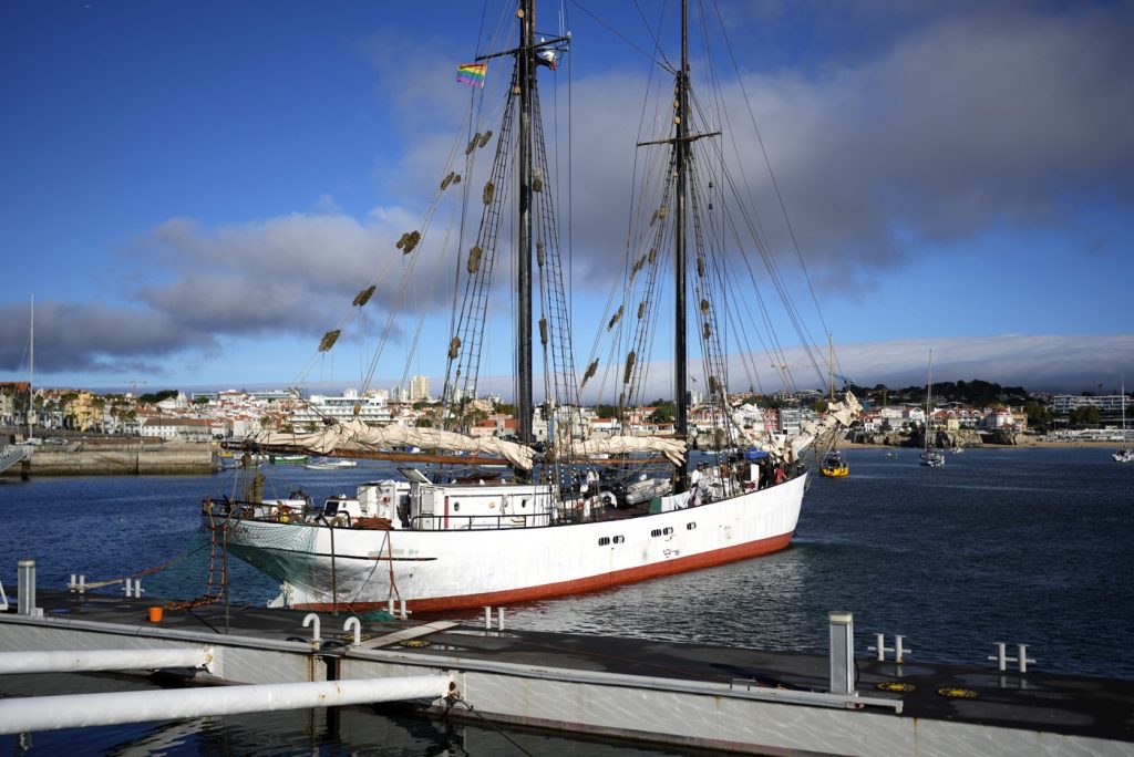 Einmal durch den Dschungel: Aktivisten-Schiff erreicht COP30