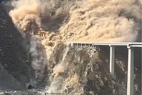 Neue Autobahnbrücke in China stürzt ein