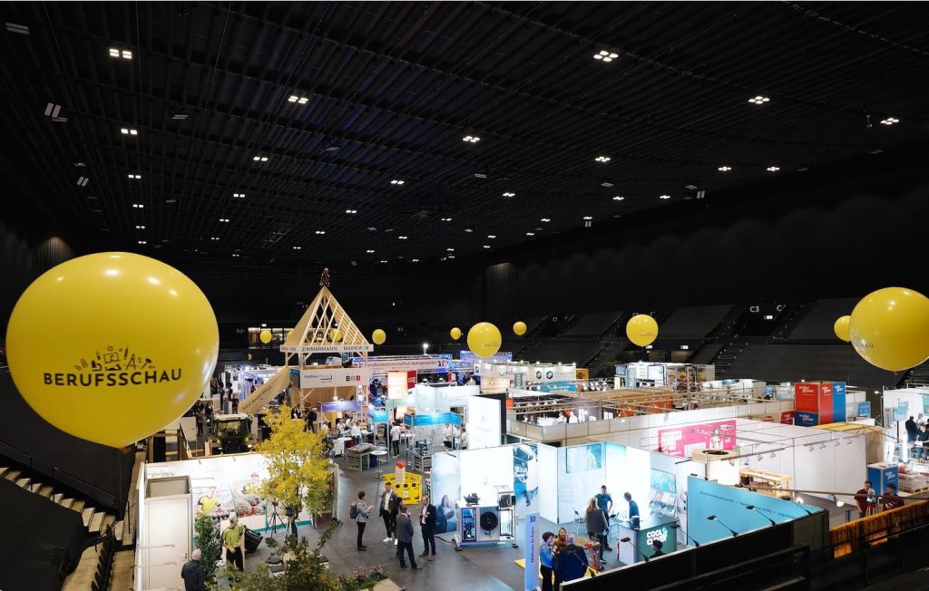 Berufsmesse in der St. Jakobshalle gestartet