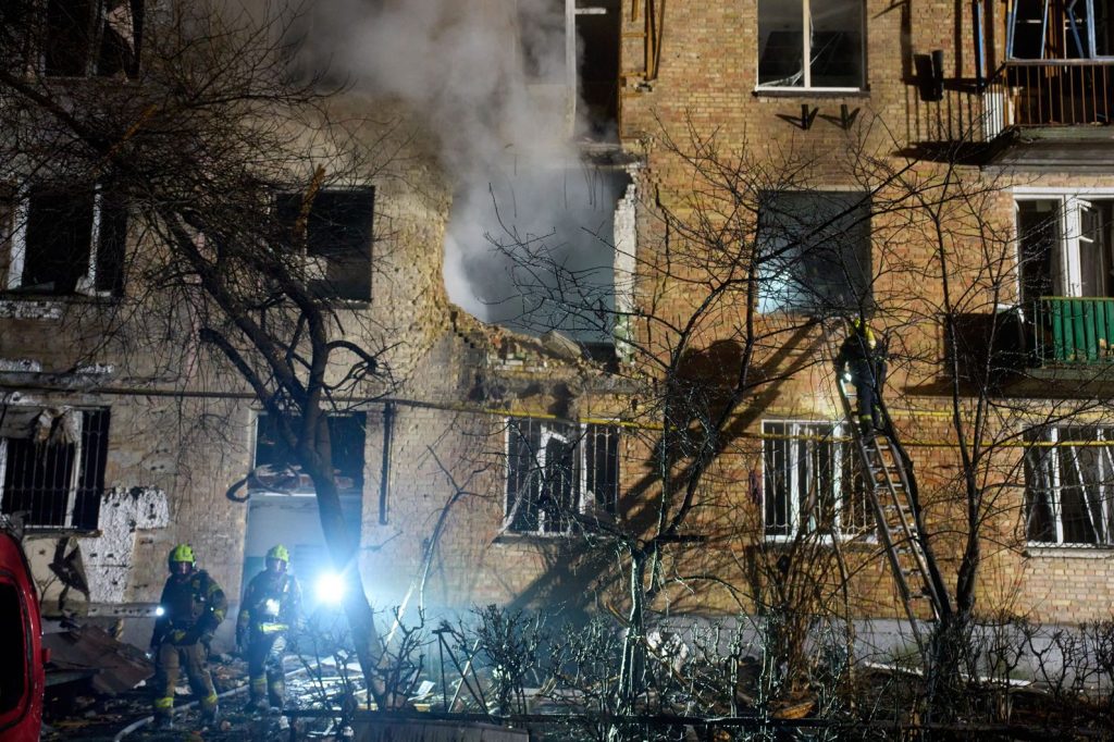 Neue Luftangriffe &#8211; Einschläge in Wohnhäusern