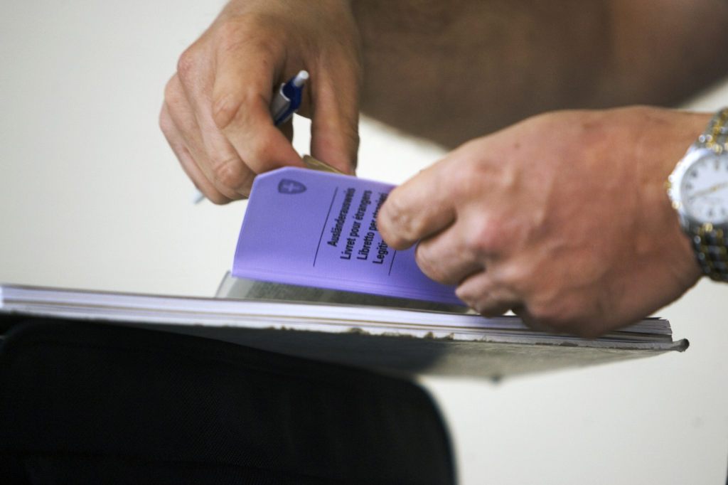 Bundesrat will lückenlose Kontrolle von Ausländer-Ausweisen