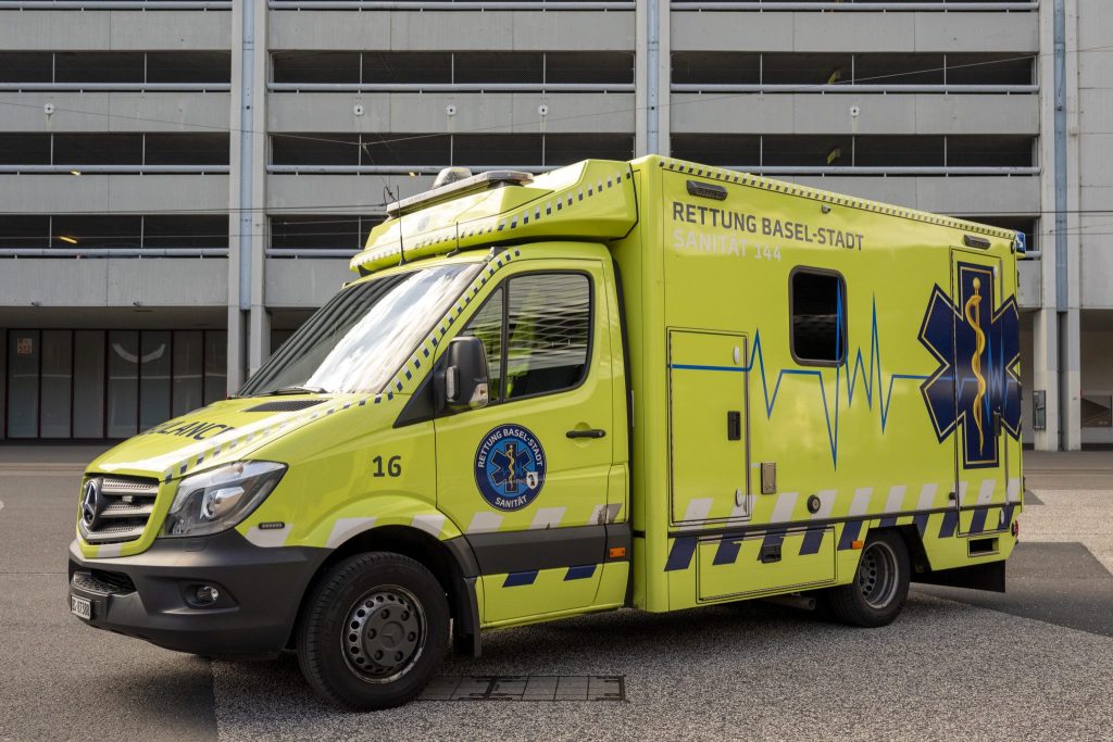 Baslerin wählt Notruf wegen hilflosem Mann – doch die Sanität kommt nicht