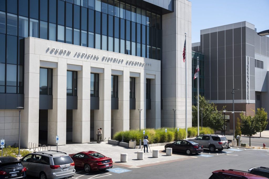 Angriff auf Charlie Kirk: Der Angeklagte erscheint erstmals persönlich vor Gericht