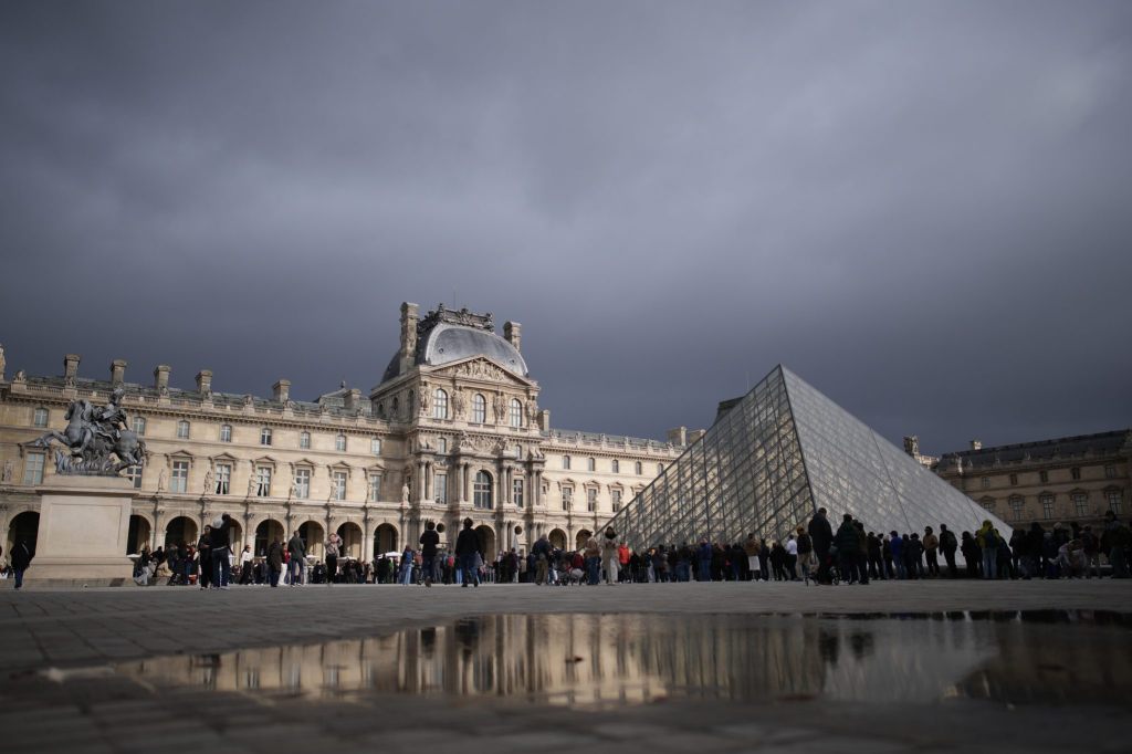 Louvre-Mitarbeiter rufen zum Streik auf
