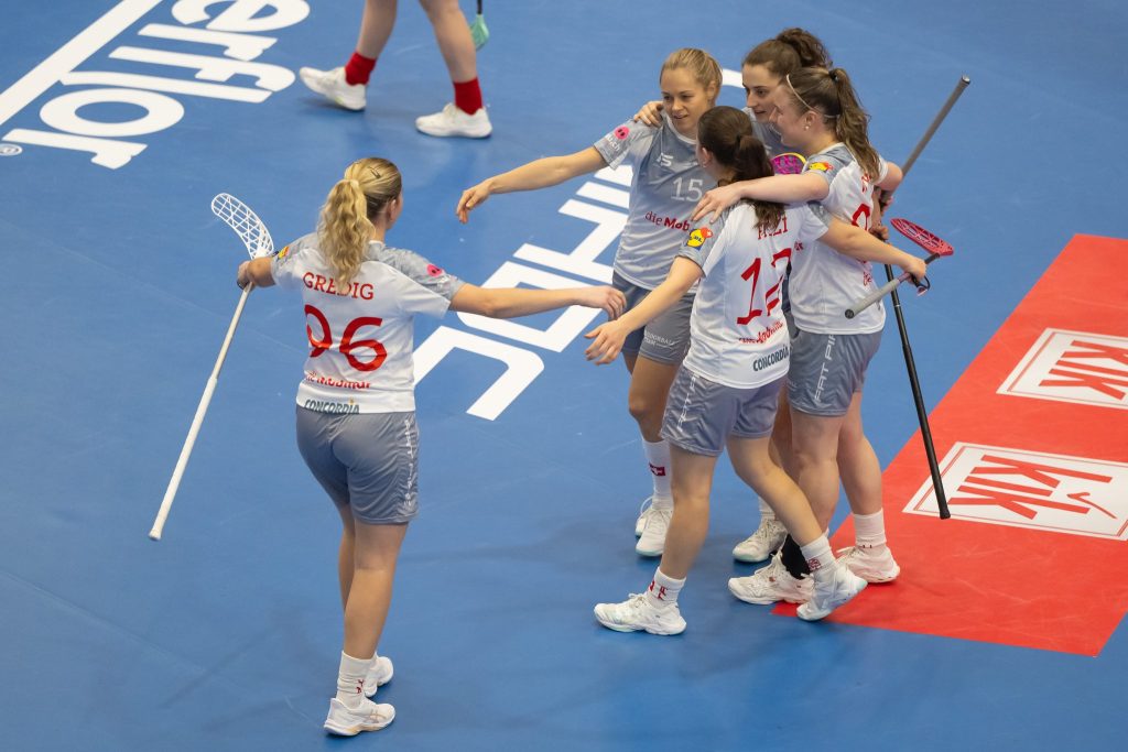 Schweizer Frauen gewinnen 11:2 gegen Dänemark